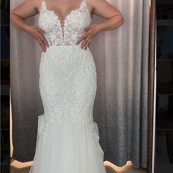 ENZOANI: PEBBLES WEDDING DRESS - Picture 5 of 6